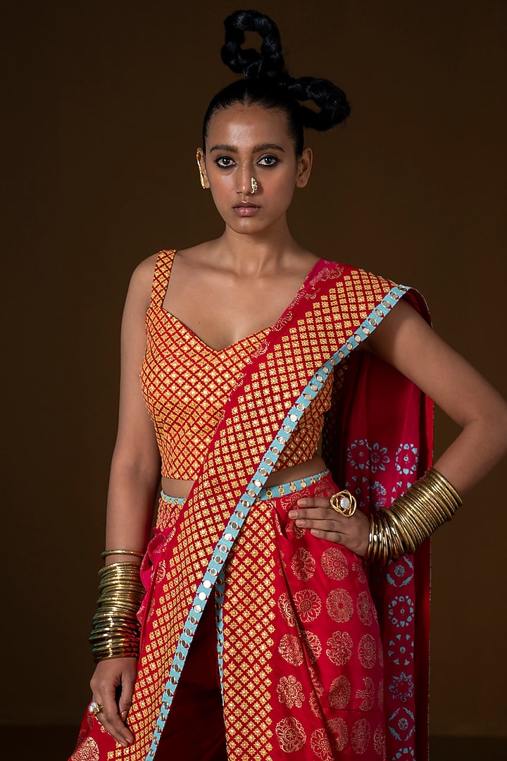 Fuchsia & Red Ombre Summer Silk Embroidered Pre-Draped Wedding Saree Set by POOJA RAJGARHIA GUPTA at Pernia's Pop Up Shop