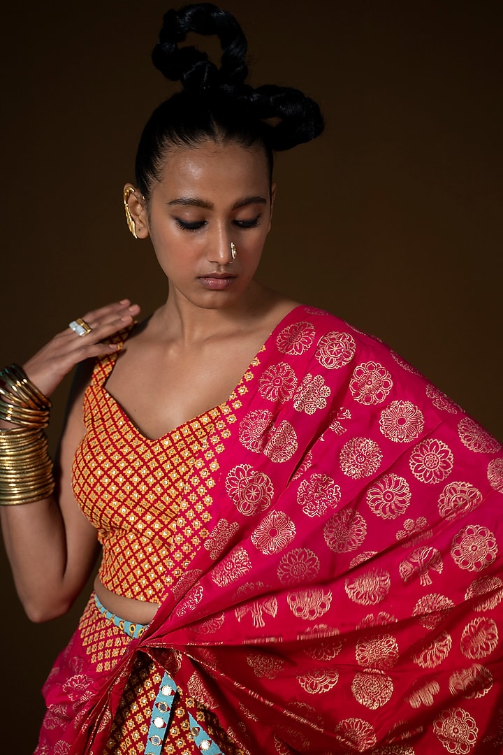 Fuchsia & Red Ombre Summer Silk Embroidered Pre-Draped Wedding Saree Set by POOJA RAJGARHIA GUPTA at Pernia's Pop Up Shop