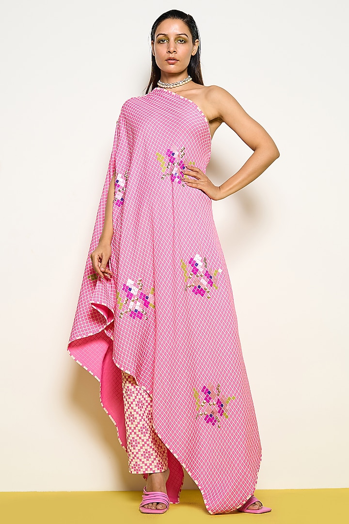 Pink Double Georgette Hand Embroidered Co-Ord Set by POOJA RAJGARHIA GUPTA