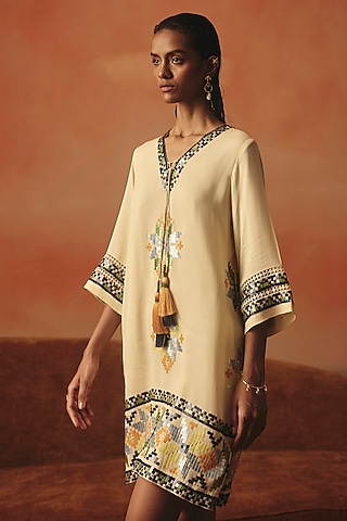 Off-White Pure Georgette Ikat Dress by POOJA RAJGARHIA GUPTA