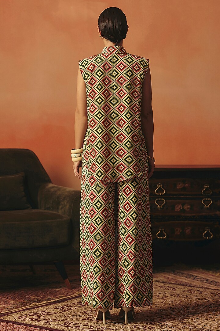 Multi-Colored Pure Crepe Digital Printed Co-Ord Set by POOJA RAJGARHIA GUPTA at Pernia's Pop Up Shop