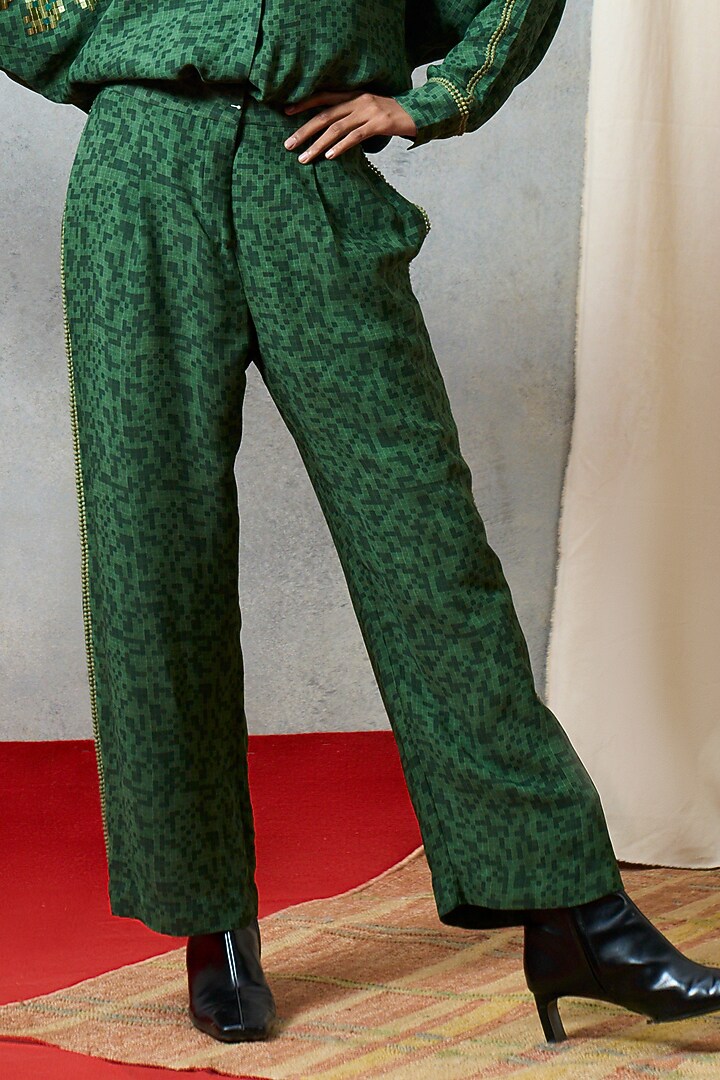 Green Double Georgette Straight Pants by POOJA RAJGARHIA GUPTA at Pernia's Pop Up Shop