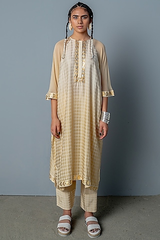 Gold Hand Embroidered Kaftan Set by POOJA RAJGARHIA GUPTA