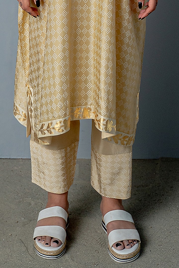 Gold Hand Embroidered Kaftan Set by POOJA RAJGARHIA GUPTA at Pernia's Pop Up Shop