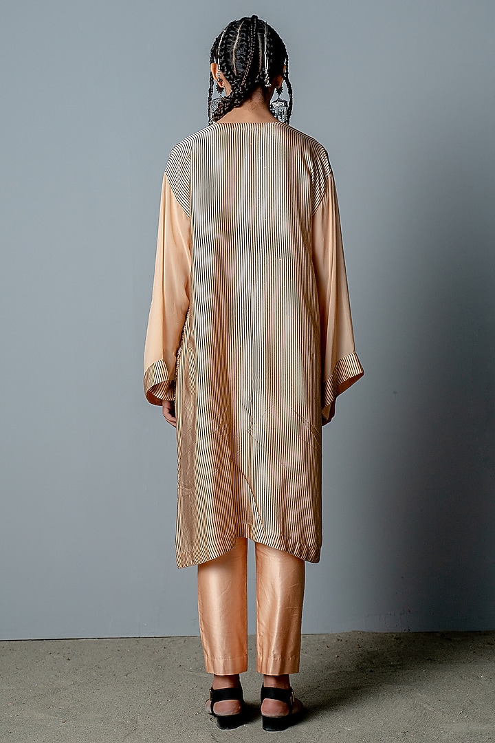 Nude Georgette Kashmiri Hand-Embroidered Kurta Set by POOJA RAJGARHIA GUPTA at Pernia's Pop Up Shop