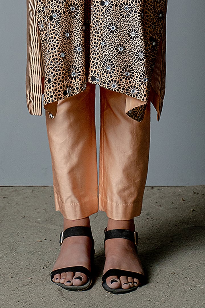 Nude Georgette Kashmiri Hand-Embroidered Kurta Set by POOJA RAJGARHIA GUPTA at Pernia's Pop Up Shop