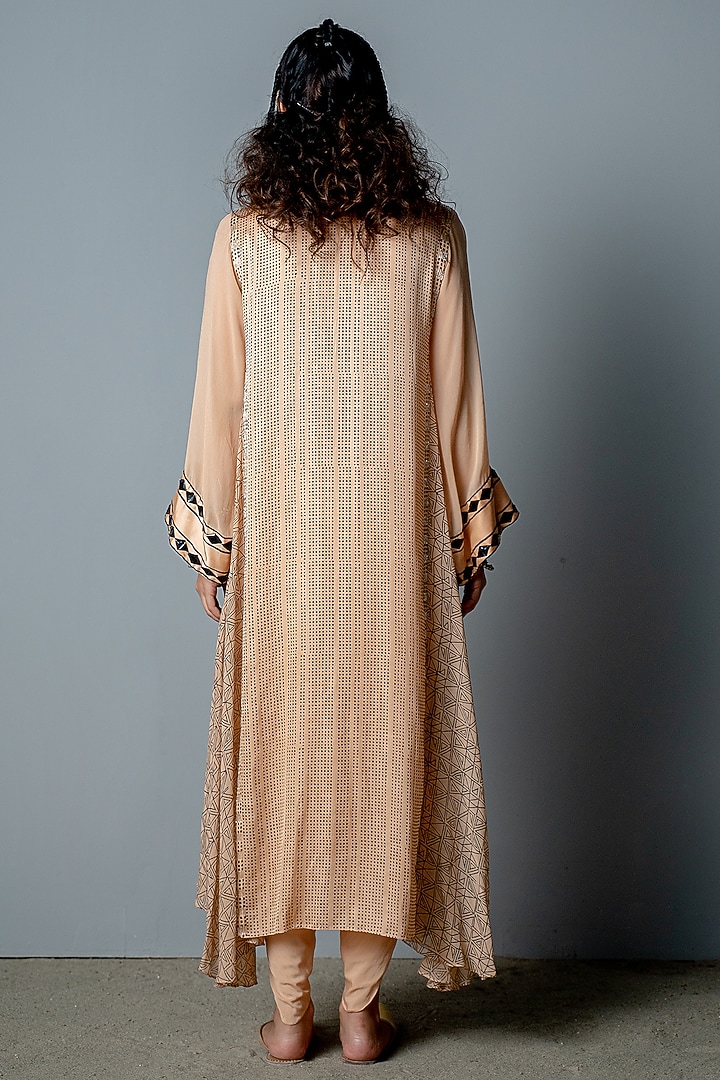 Nude Printed & Embroidered Kurta Set by POOJA RAJGARHIA GUPTA at Pernia's Pop Up Shop