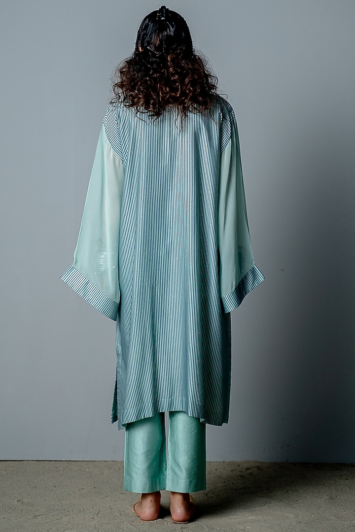 Aqua Screen Printed & Hand Embroidered Kurta Set by POOJA RAJGARHIA GUPTA at Pernia's Pop Up Shop