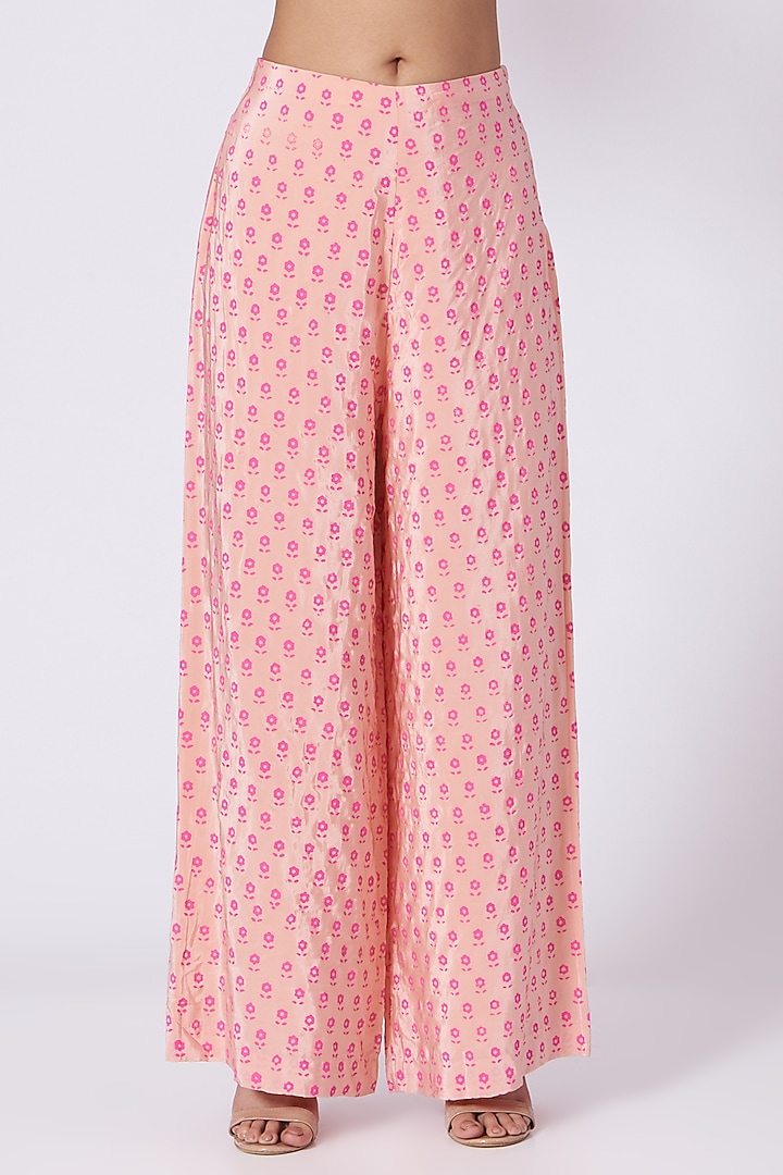 Baby Pink Hand Embroidered Kurta Set by POOJA RAJGARHIA GUPTA at Pernia's Pop Up Shop