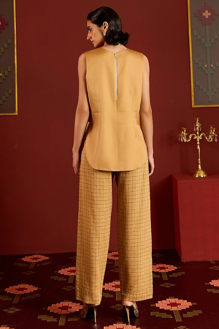 Gold Chanderi & Satin Floral Sequin Co-Ord Set by POOJA RAJGARHIA GUPTA at Pernia's Pop Up Shop