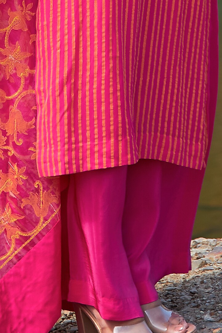 Hot Pink Hand Embroidered Kurta Set by POOJA RAJGARHIA GUPTA at Pernia's Pop Up Shop