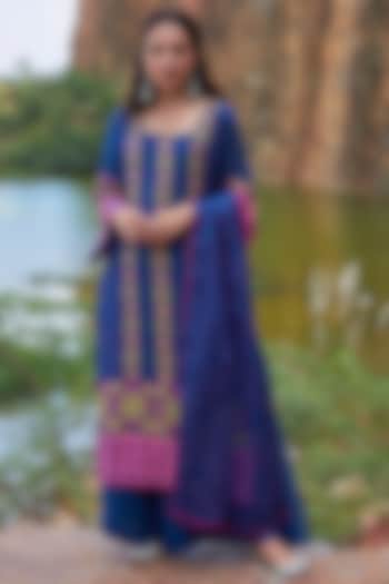 Dark Blue Hand Embroidered Kurta Set by POOJA RAJGARHIA GUPTA at Pernia's Pop Up Shop