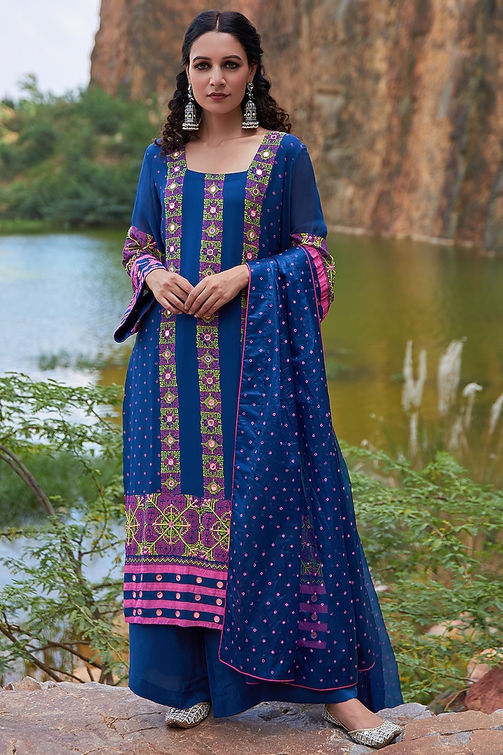 Dark Blue Hand Embroidered Kurta Set by POOJA RAJGARHIA GUPTA at Pernia's Pop Up Shop