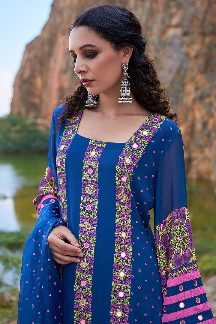 Dark Blue Hand Embroidered Kurta Set by POOJA RAJGARHIA GUPTA at Pernia's Pop Up Shop