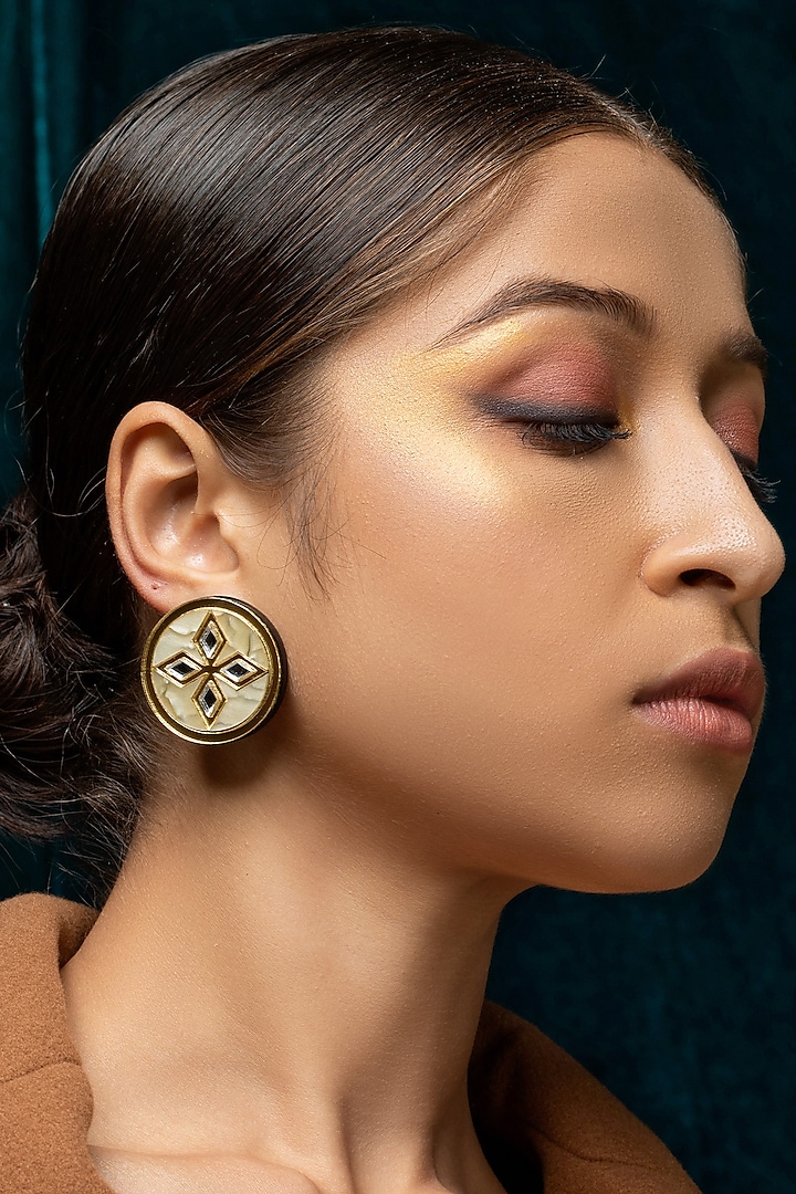 Cream & Gold Textured Acrylic Stud Earrings by PRACHI GUPTA