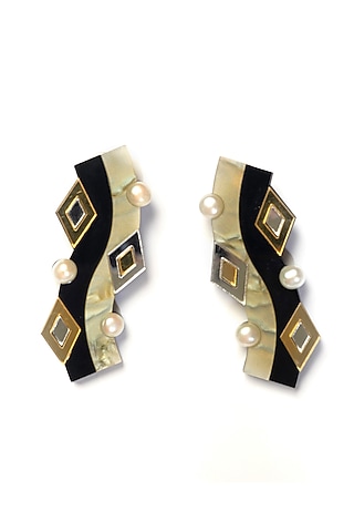 Cream Acrylic Textured Earrings by PRACHI GUPTA