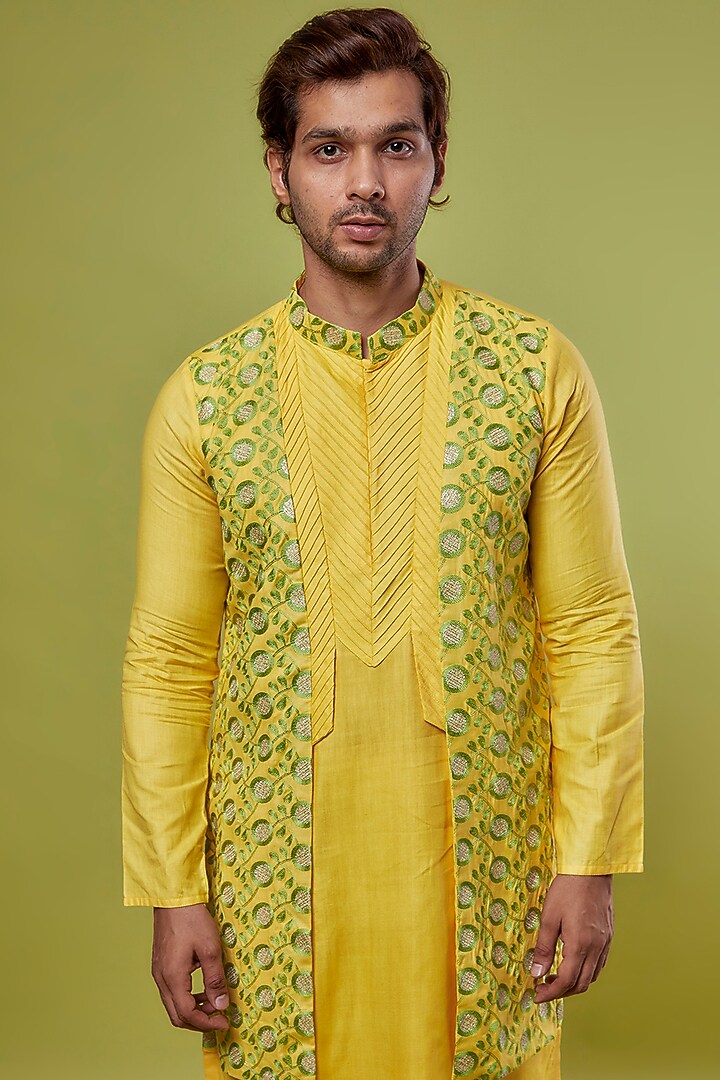 Yellow Bhagalpuri Silk & Katan Silk Embroidered Kurta Set by PRIYANKA HARALALKA at Pernia's Pop Up Shop