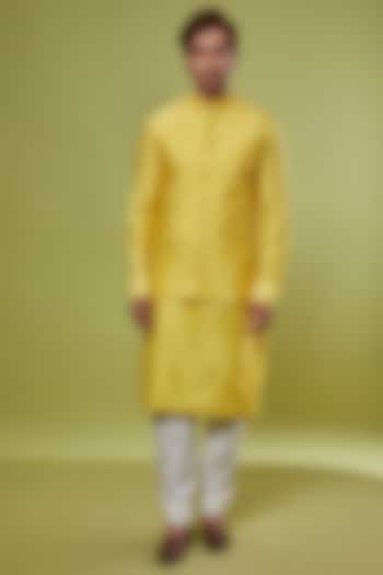 Yellow Banarasi Silk & Katan Silk Embroidered Bundi Jacket With Kurta Set by PRIYANKA HARALALKA