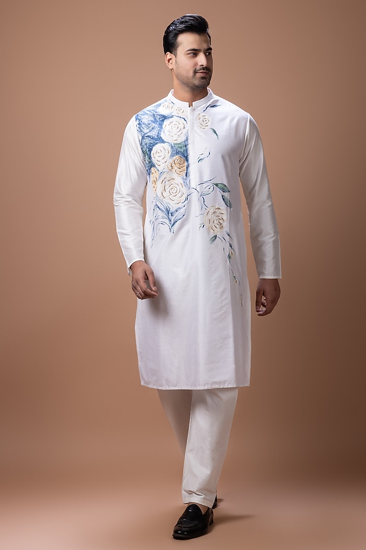 Off-White Cotton Silk Hand Embroidered Kurta Set by PRIYANKA HARALALKA at Pernia's Pop Up Shop