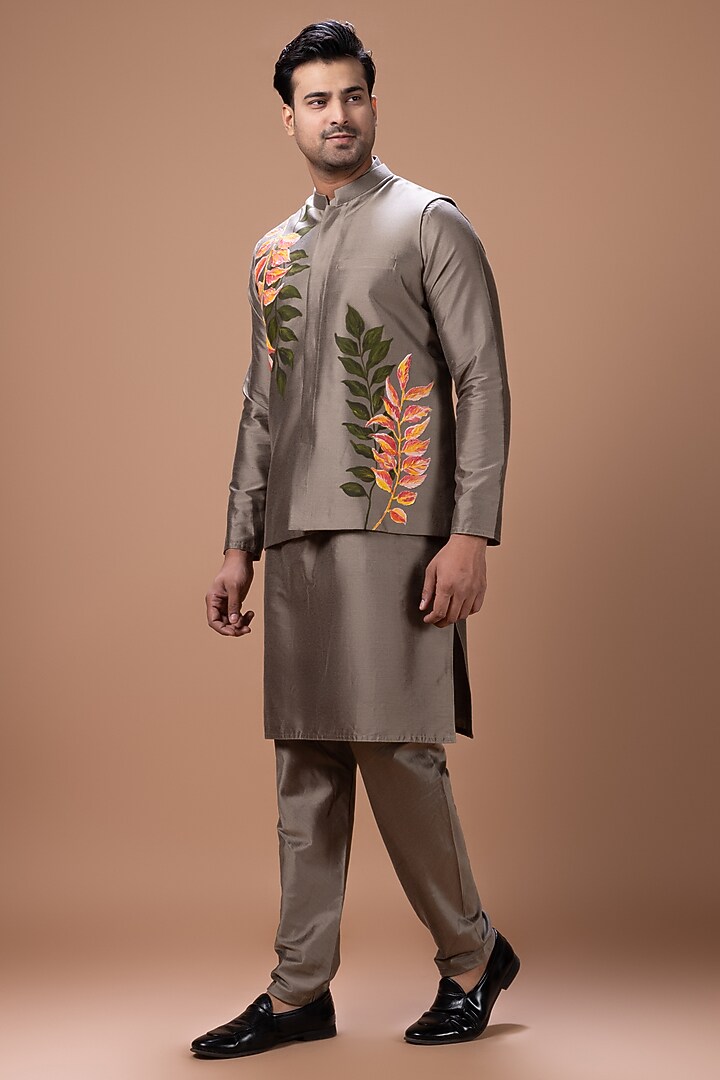 Metallic Fawn Cotton Silk Handpainted Bundi Jacket Set by PRIYANKA HARALALKA at Pernia's Pop Up Shop