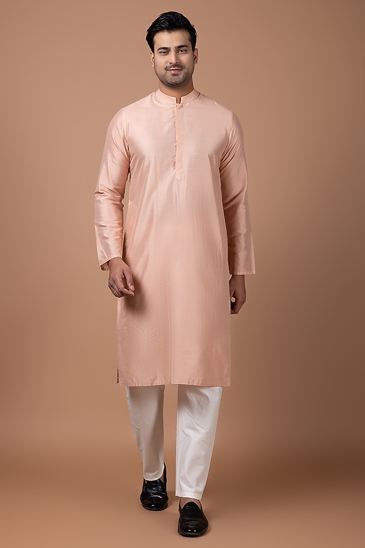 Onion Pink Cotton Silk Kurta Set by PRIYANKA HARALALKA at Pernia's Pop Up Shop