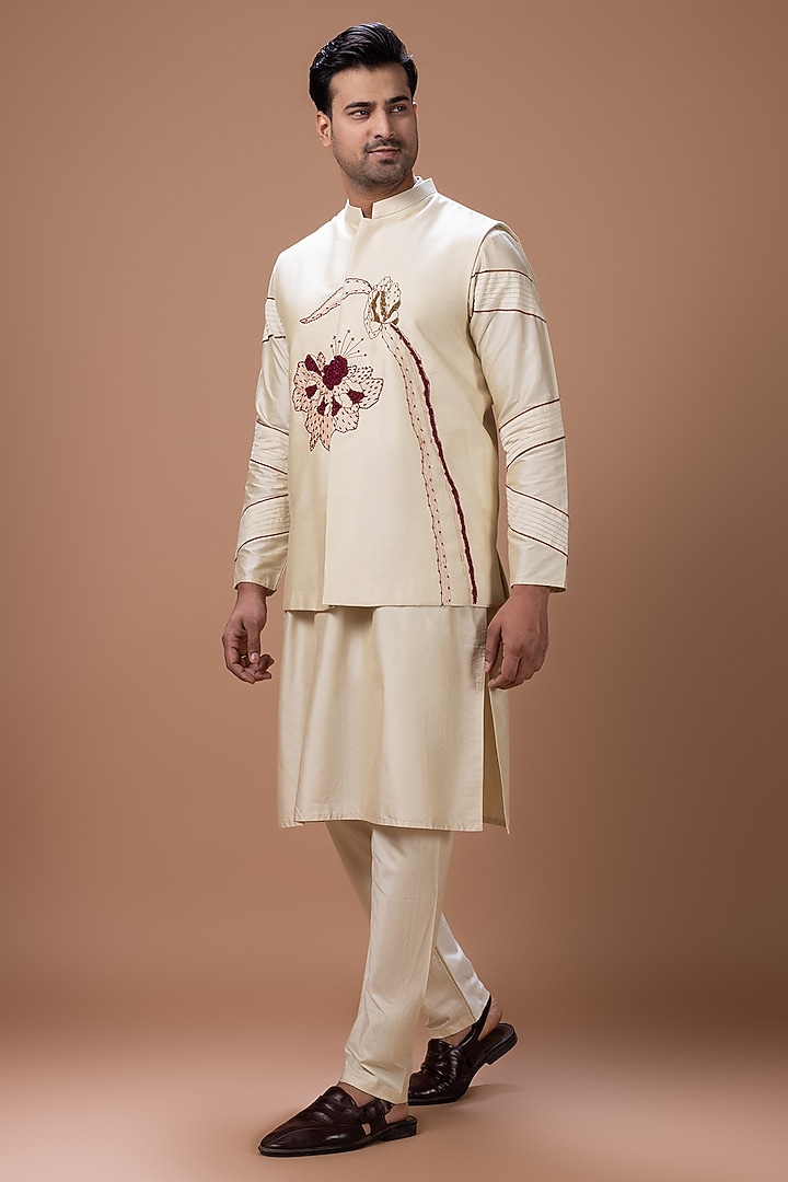 Beige Cotton Silk Embroidered Bundi Jacket Set by PRIYANKA HARALALKA at Pernia's Pop Up Shop