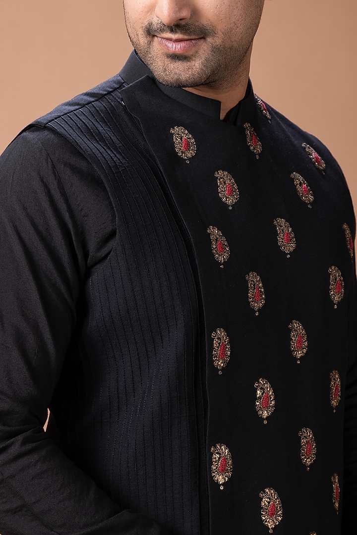 Black Cotton Silk Zardosi Embroidered Bundi Jacket Set by PRIYANKA HARALALKA at Pernia's Pop Up Shop