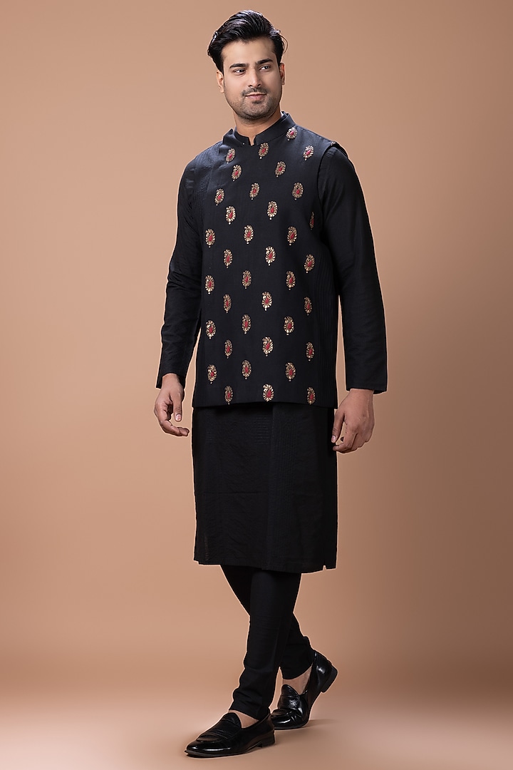 Black Cotton Silk Zardosi Embroidered Bundi Jacket Set by PRIYANKA HARALALKA at Pernia's Pop Up Shop