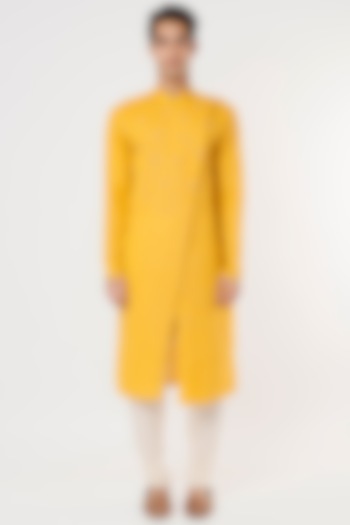 Mustard Embroidered Kurta Set by PRIYANKA HARALALKA at Pernia's Pop Up Shop