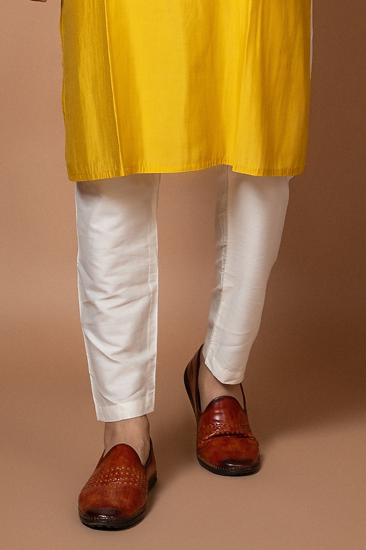 Mustard Yellow Roman Silk Applique Work Kurta Set by PRIYANKA HARALALKA at Pernia's Pop Up Shop