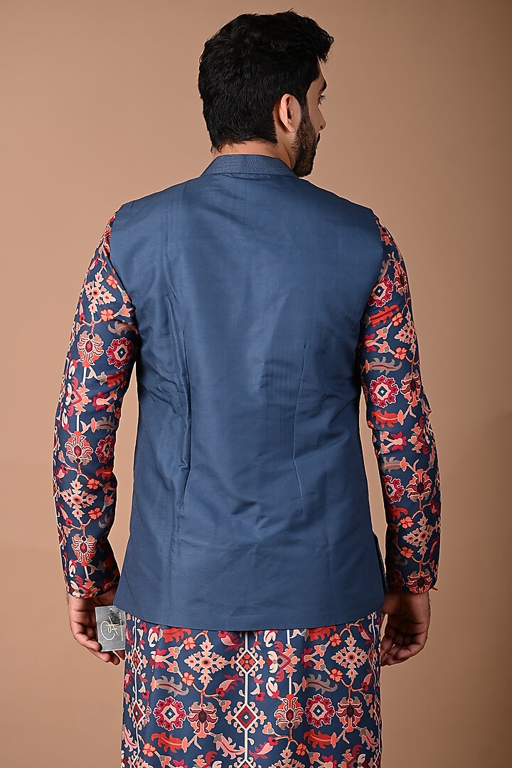Sapphire Blue Maheshwari Silk Asymmetrical Bundi Jacket Set by PRIYANKA HARALALKA at Pernia's Pop Up Shop