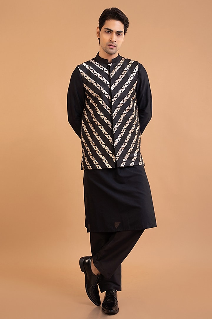 Black Cotton Silk Zari Embroidered Bundi Set by PRIYANKA HARALALKA