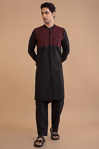 Black Roman Silk Thread Hand Embroidered Kurta Set by PRIYANKA HARALALKA