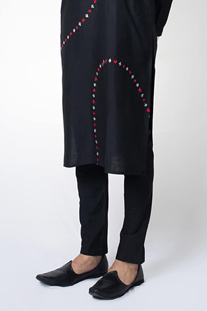 Black Cotton Silk Embroidered Kurta Set by PRIYANKA HARALALKA at Pernia's Pop Up Shop