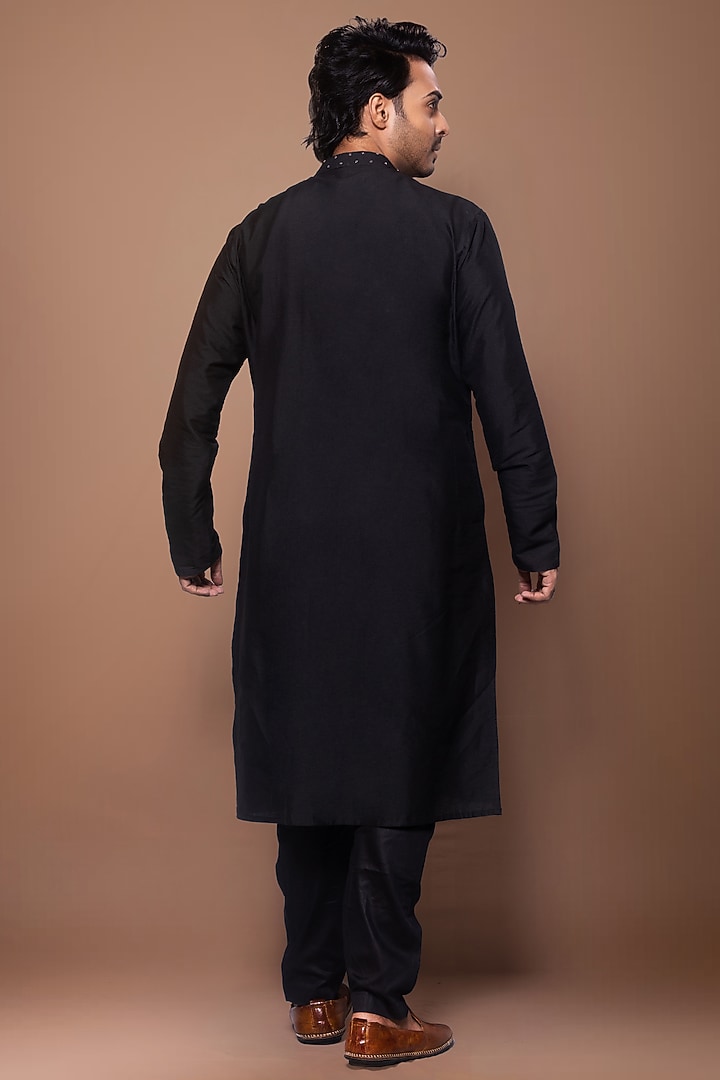 Black Cotton Silk Hand Embroidered Kurta Set by PRIYANKA HARALALKA at Pernia's Pop Up Shop