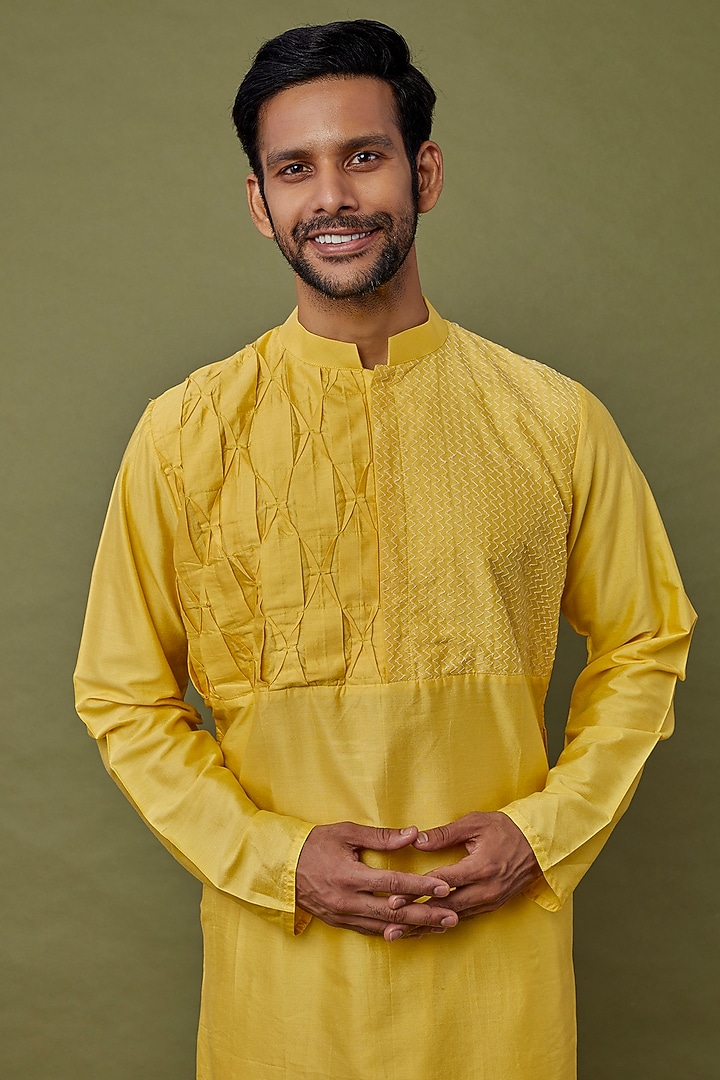 Yellow Embroidered Kurta Set by PRIYANKA HARALALKA at Pernia's Pop Up Shop