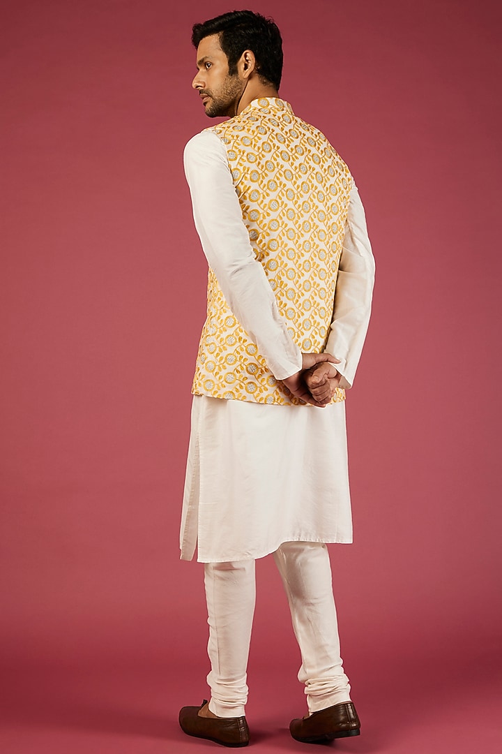 Light Beige Cotton Silk Bundi Jacket With Kurta Set by PRIYANKA HARALALKA at Pernia's Pop Up Shop