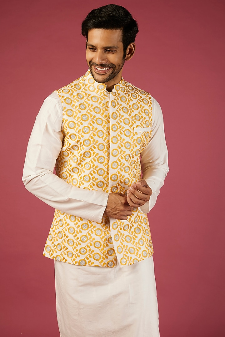 Light Beige Cotton Silk Bundi Jacket With Kurta Set by PRIYANKA HARALALKA at Pernia's Pop Up Shop