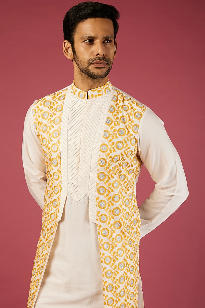 Ivory Katan Silk Kurta by PRIYANKA HARALALKA at Pernia's Pop Up Shop