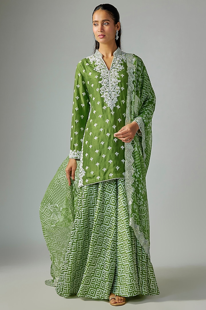 Green Silk Cutdana Embroidered Kurta Set by Prisha's at Pernia's Pop Up Shop