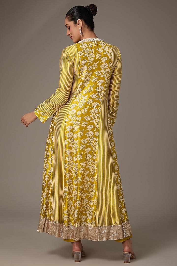 Gold Kora Silk Block Printed & Hand Embroidered Kurta Set by Prisha's at Pernia's Pop Up Shop