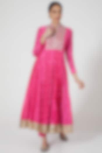 Fuchsia Embroidered Kurta Set by Prisha's at Pernia's Pop Up Shop