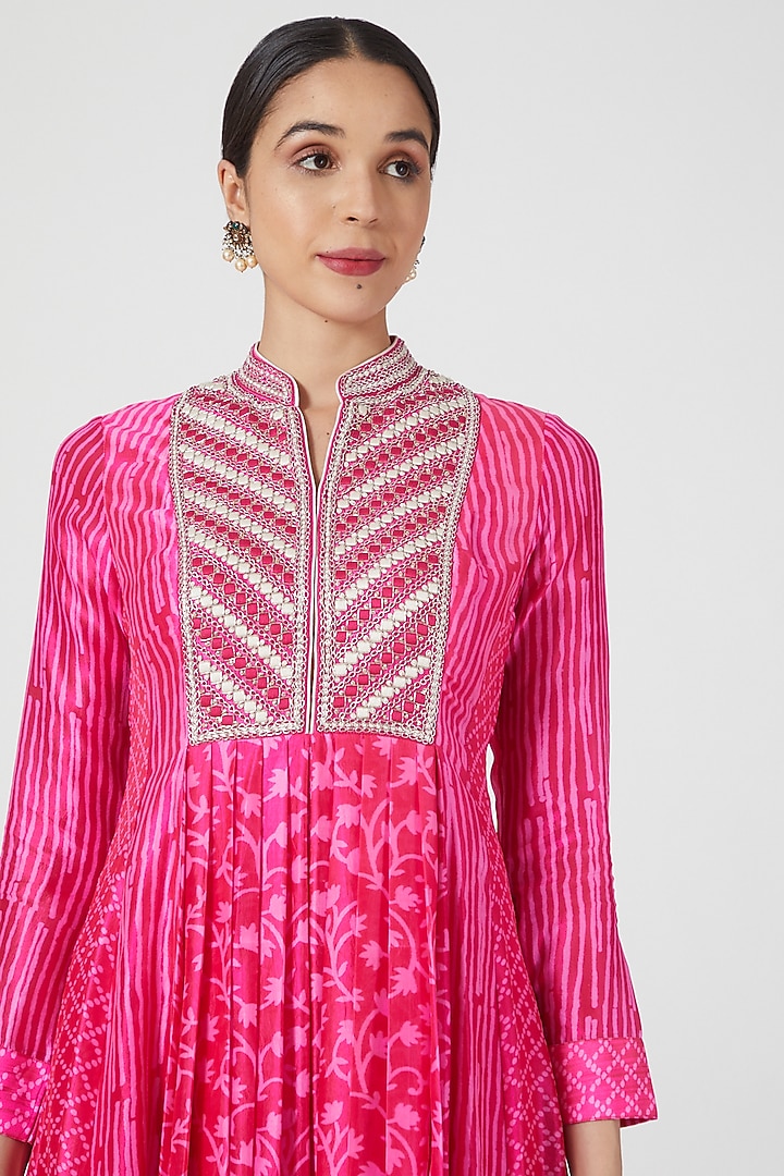Fuchsia Embroidered Kurta Set by Prisha's at Pernia's Pop Up Shop