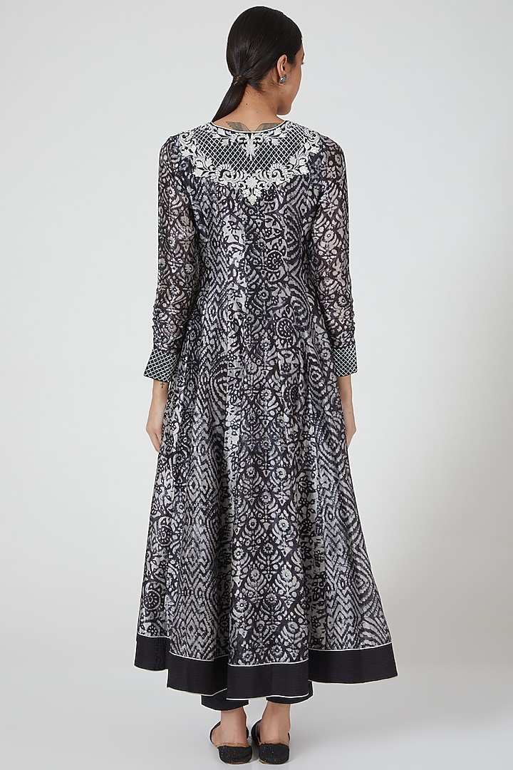 Black Embroidered Wedding Anarkali Set by Prisha's at Pernia's Pop Up Shop