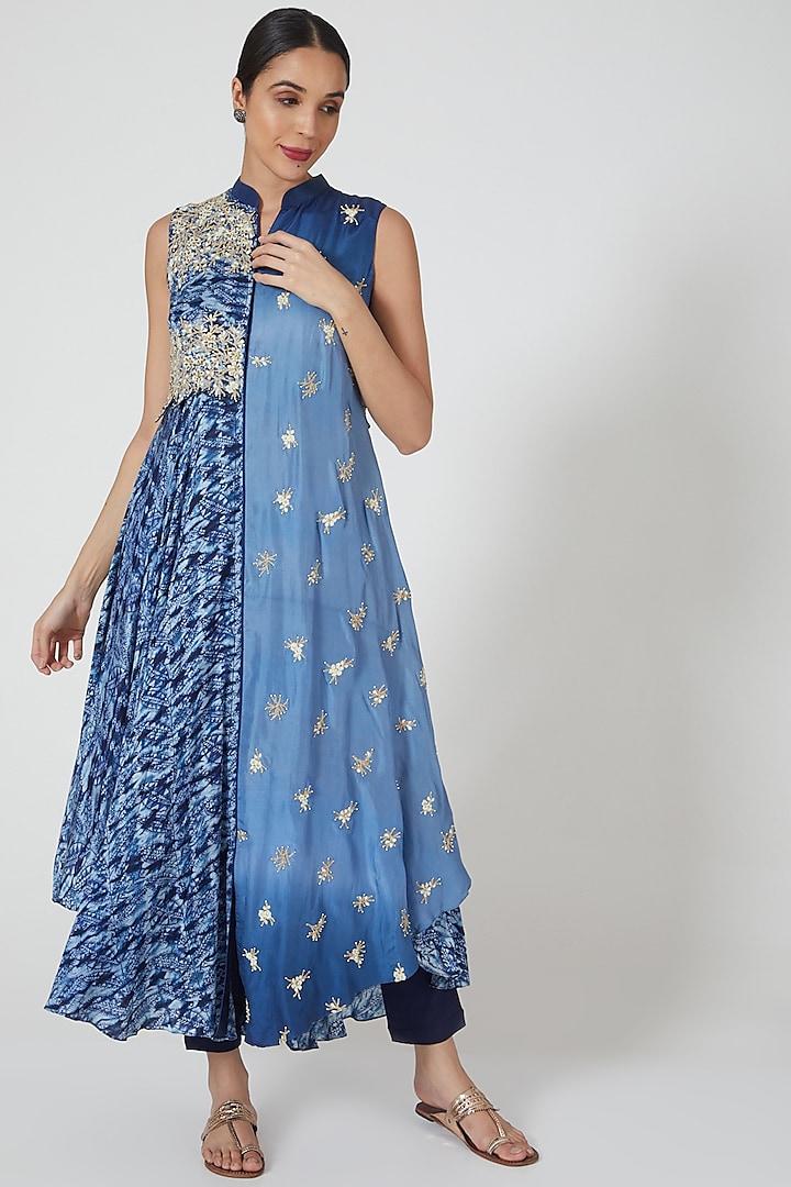 Blue Embroidered Kurta Set by Prisha's at Pernia's Pop Up Shop