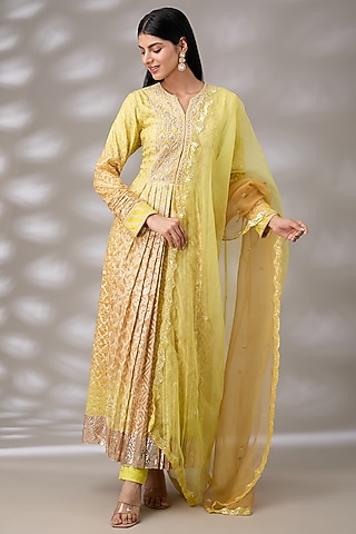 Yellow Chanderi Banarasi Hand Embroidered Pleated Kurta Set by Prisha's