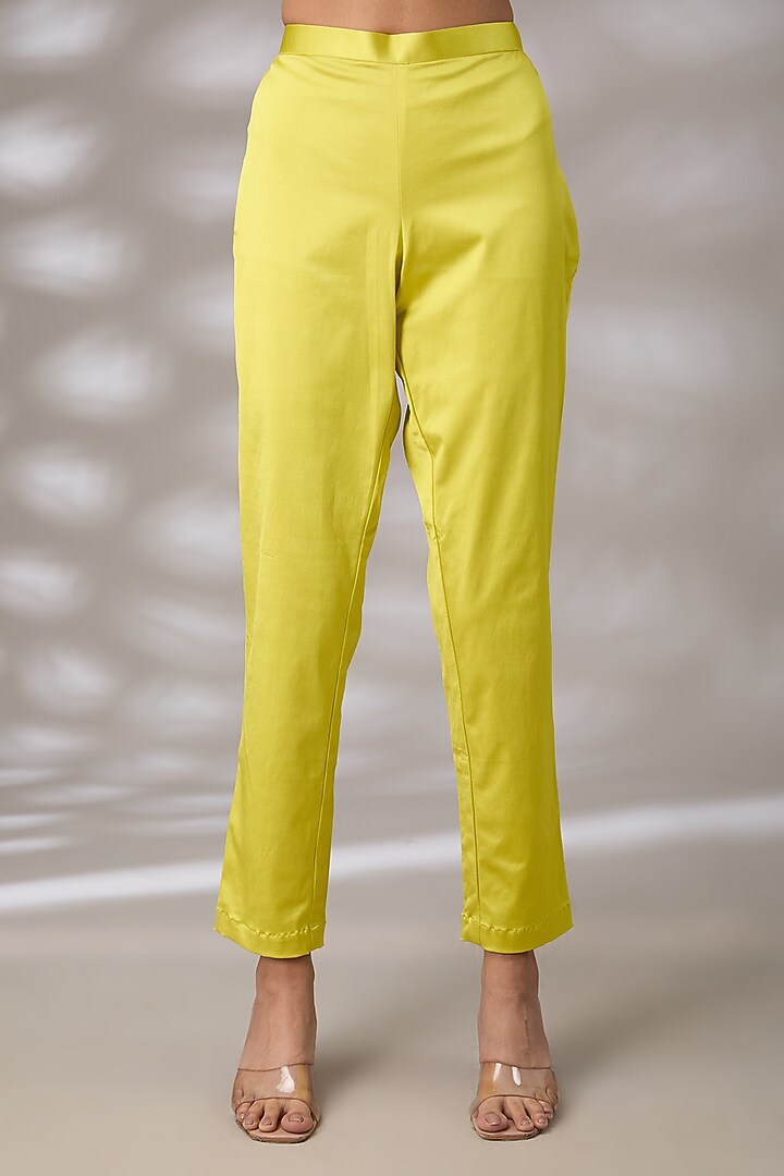 Yellow Chanderi Banarasi Hand Embroidered Pleated Kurta Set by Prisha's at Pernia's Pop Up Shop