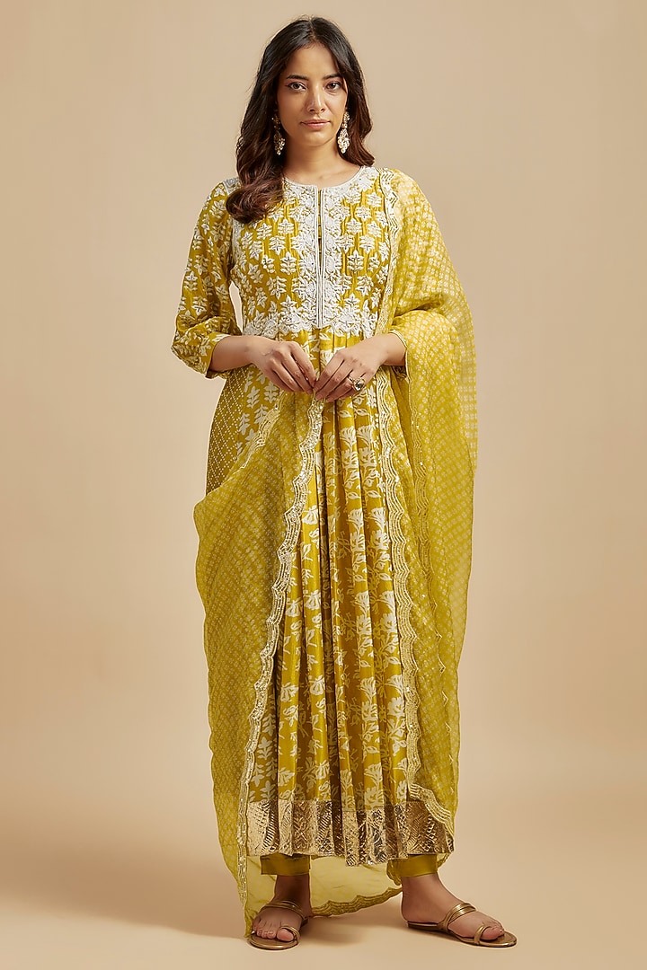 Green & Gold Kora Silk Block Printed Pleated Kurta Set by Prisha's at Pernia's Pop Up Shop