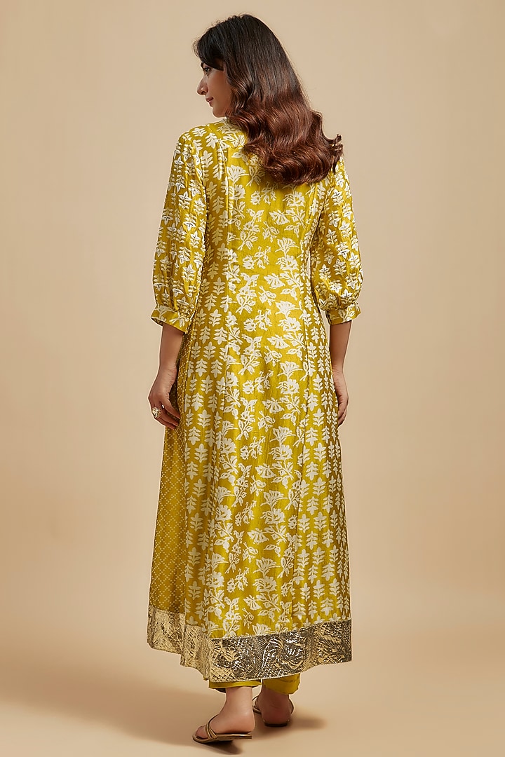 Green & Gold Kora Silk Block Printed Pleated Kurta Set by Prisha's at Pernia's Pop Up Shop