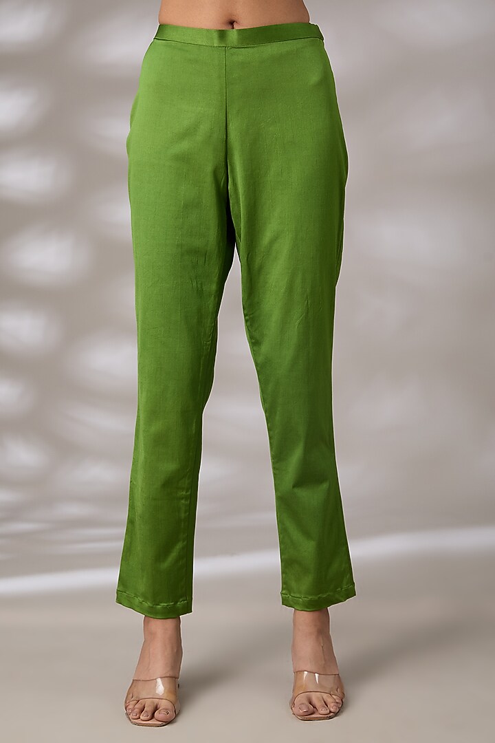 Green Kora Silk Floral Embroidered & Block Printed Pleated Kurta Set by Prisha's at Pernia's Pop Up Shop